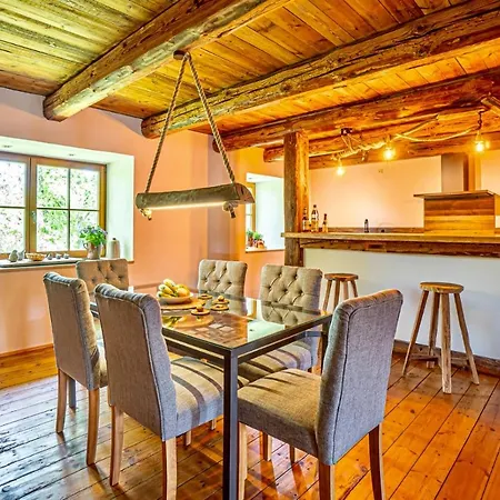 Historischer Kornspeicher Mit Pool Am Selketal, Natururlaub Im Harz Ermsleben