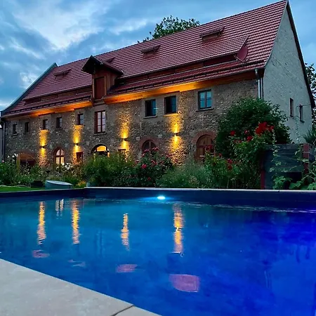 Apartment Historischer Kornspeicher Mit Pool Am Selketal, Natururlaub Im Harz