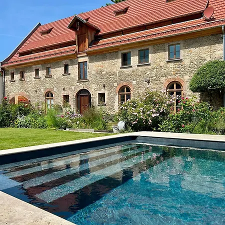Apartment Historischer Kornspeicher Mit Pool Am Selketal, Natururlaub Im Harz Ermsleben